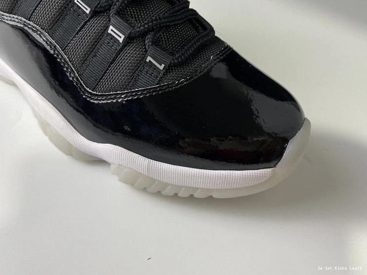 11  “25th  Jordan CT8012-011 Anniversary” Air 0420